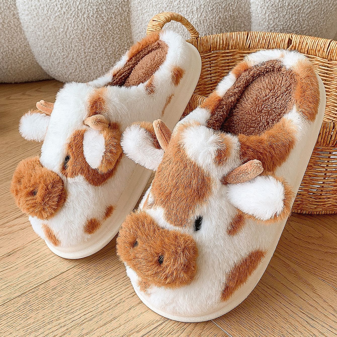 Plush Fleece-Lined Indoor Slippers with Anti-Slip Sole