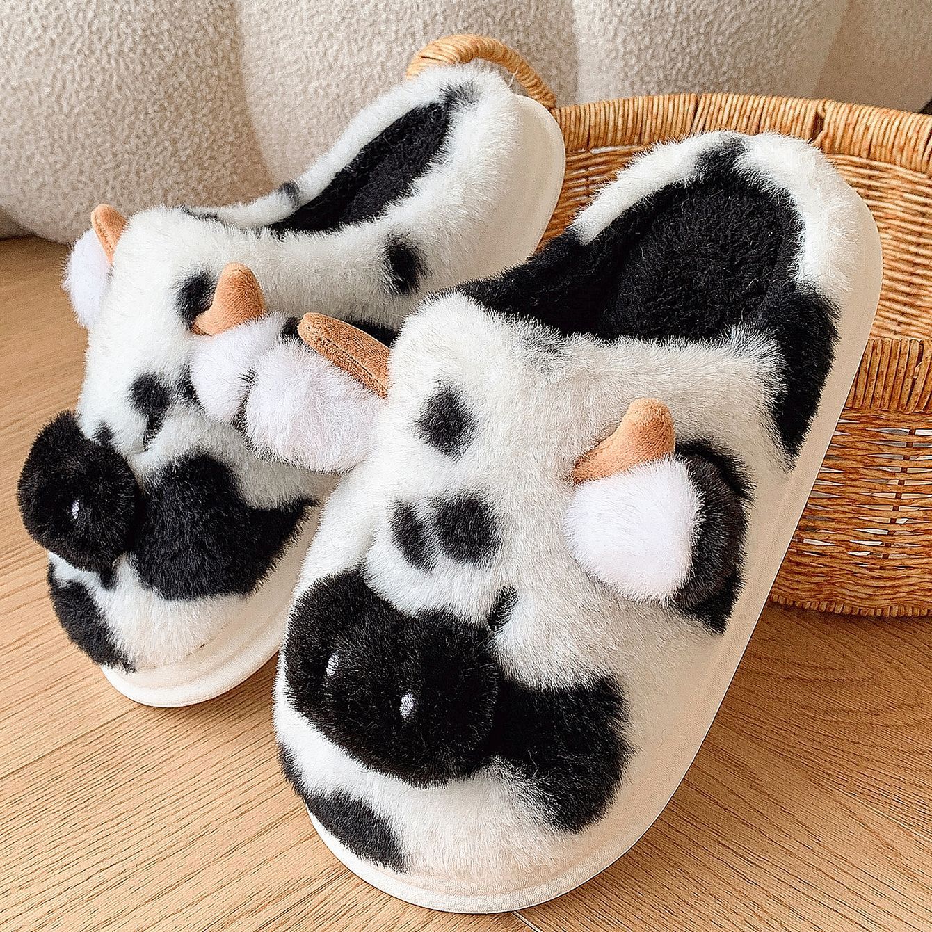 Plush Fleece-Lined Indoor Slippers with Anti-Slip Sole