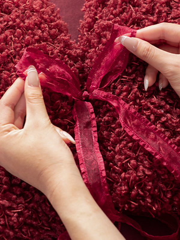 Red Heart-Shaped Throw Pillow for Wedding Celebration & Wedding Room Decoration