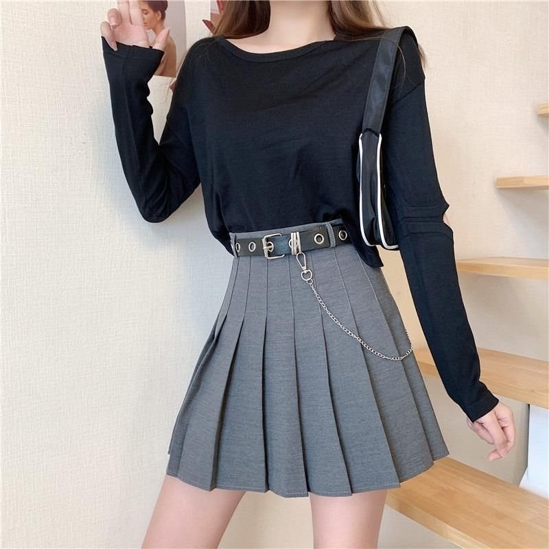 Korean Style Pleated Short Skirt with Chain Detail