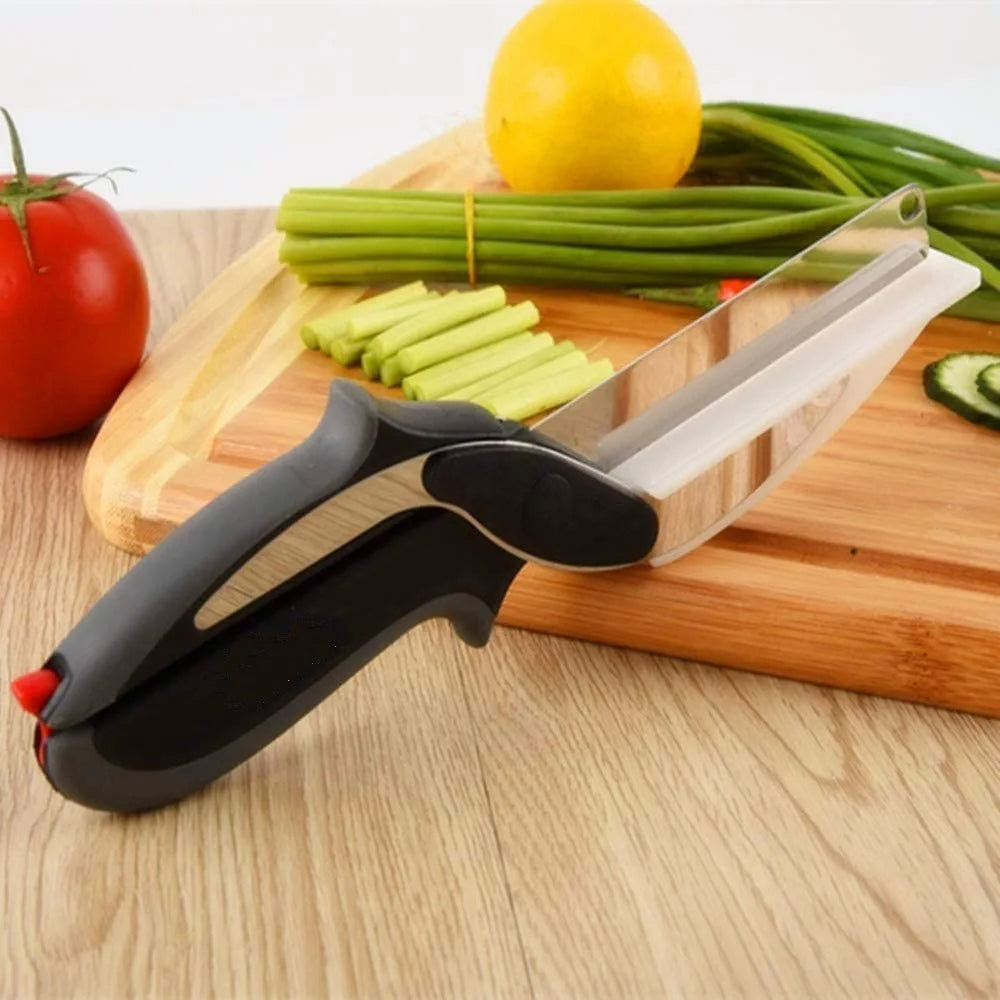 KITCHEN SCISSORS WITH CUTTING BOARD