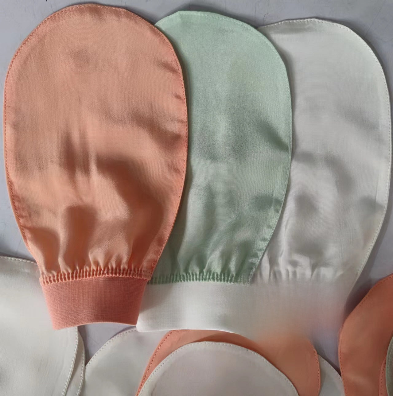 Silk  Bath Gloves - Gentle Exfoliating