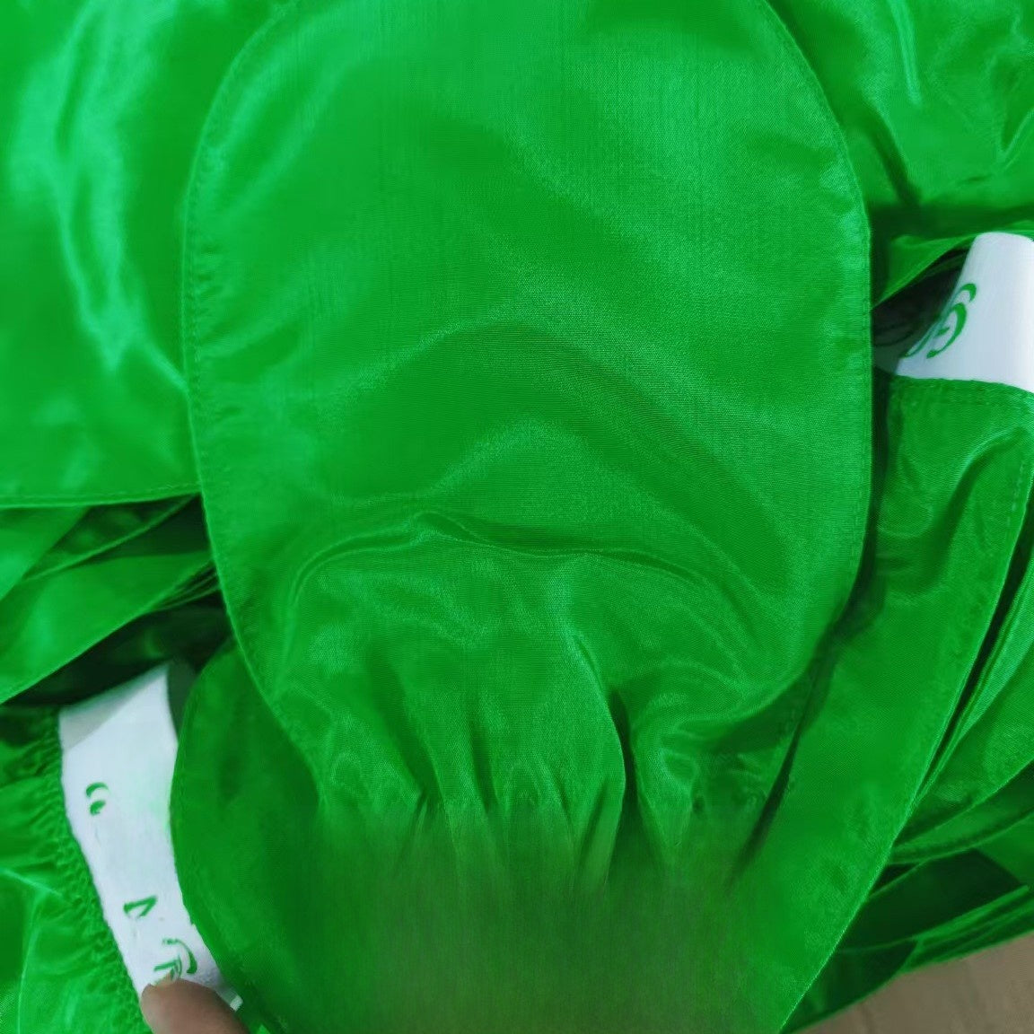 Silk  Bath Gloves - Gentle Exfoliating