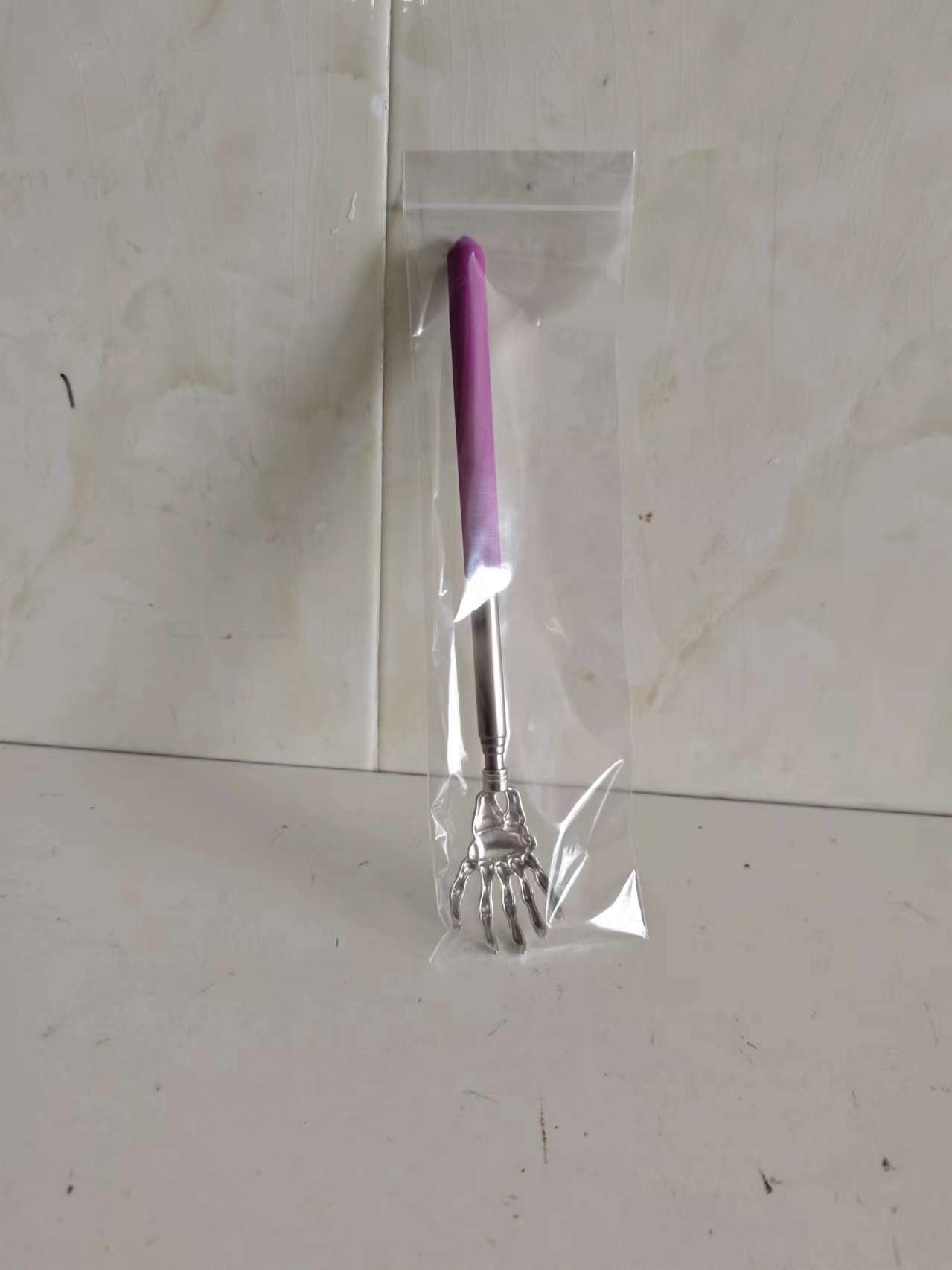 Retractable Stainless Steel Back Scratcher Massager