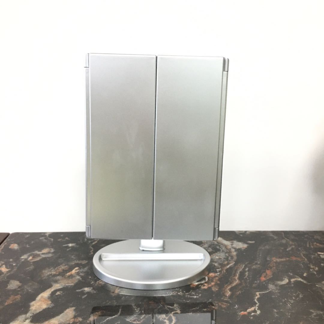 LIGHTING MAKEUP MIRROR
