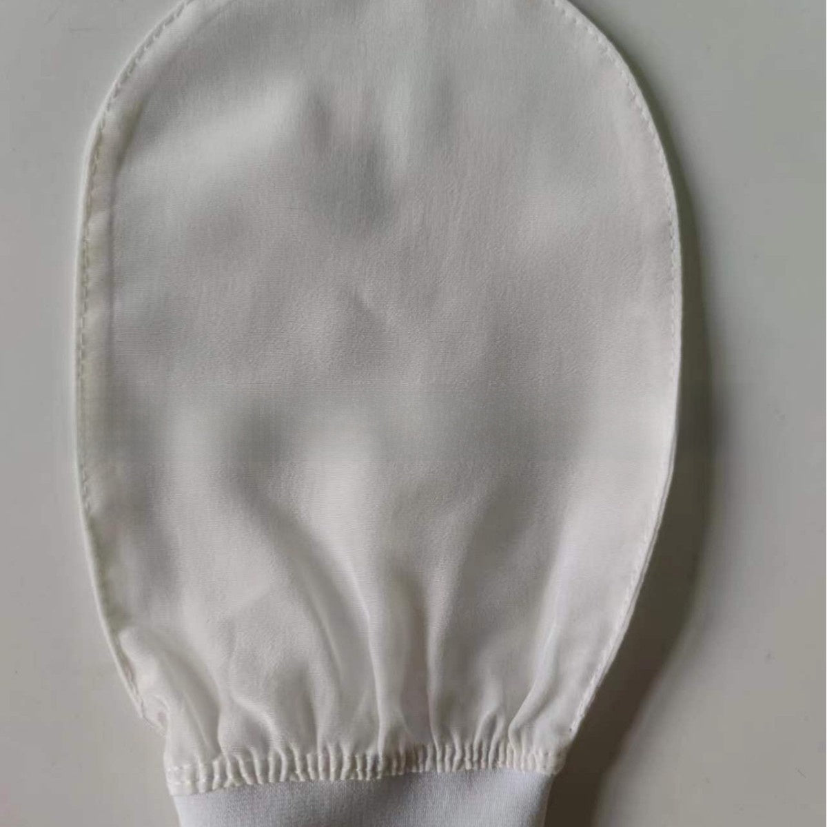 Silk  Bath Gloves - Gentle Exfoliating